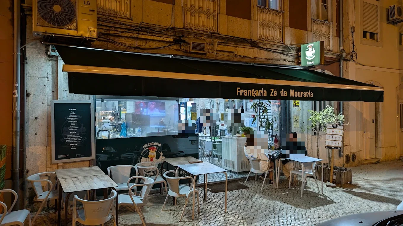 Frangaria Zé da Mouraria esplanade